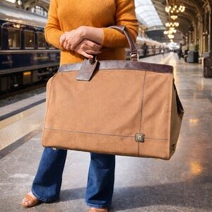 DVF Diane Von Furstenberg Garment Weekender CarryOn Leather Travel Bag w Gold HW